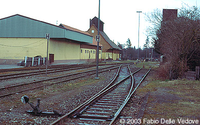 Zum Vergrößern klicken - Hier endet die Strecke Roßberg - Bad Wurzach (06. April 2003).