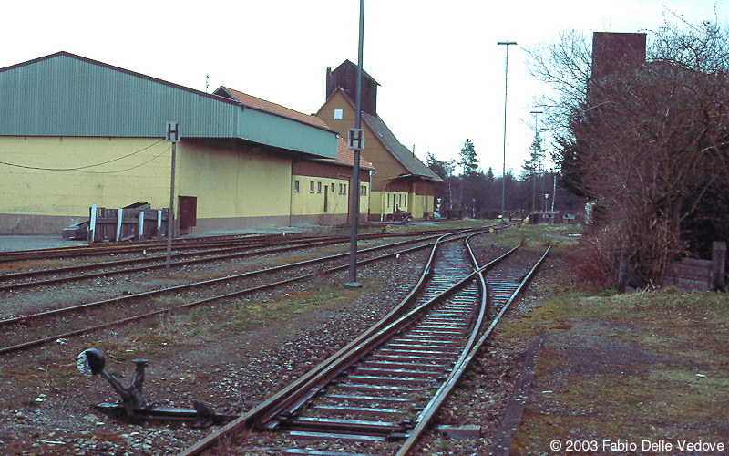 Hier endet die Strecke Roßberg - Bad Wurzach (06. April 2003).