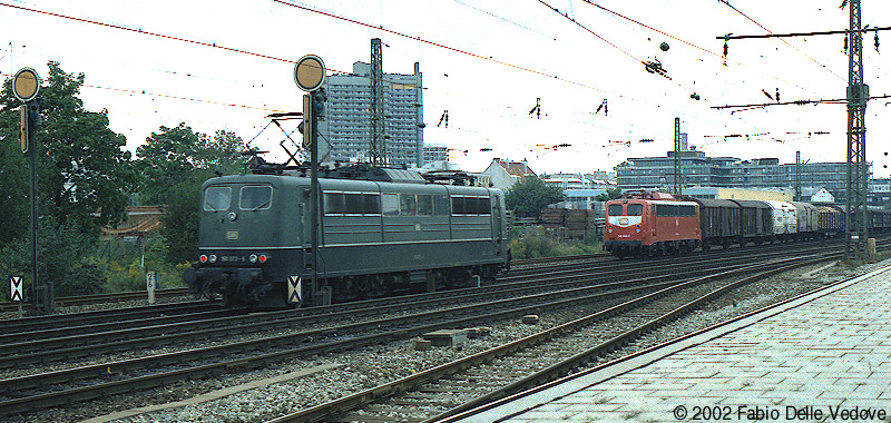 151 172-6 und 140 128-2 (München Heimeranplatz, August 1990).