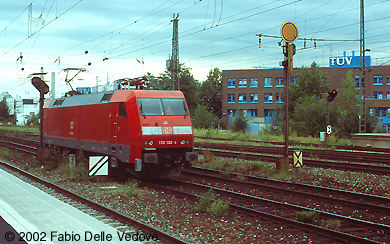 München Heimeranplatz - Juli 2001 - 152 162-4 in Richtung München Süd/Ost