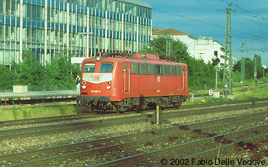 139 287-7 auf dem Rückweg vom Ostbahnhof zum Hauptbahnhof (München Heimeranplatz, Juli 2001)