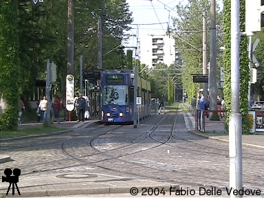 Video 2004/5: Freiburg im Breisgau - Haltestelle Technische Rathaus - Linie 4 in Richtung Günterstal - Triebwagen 260.