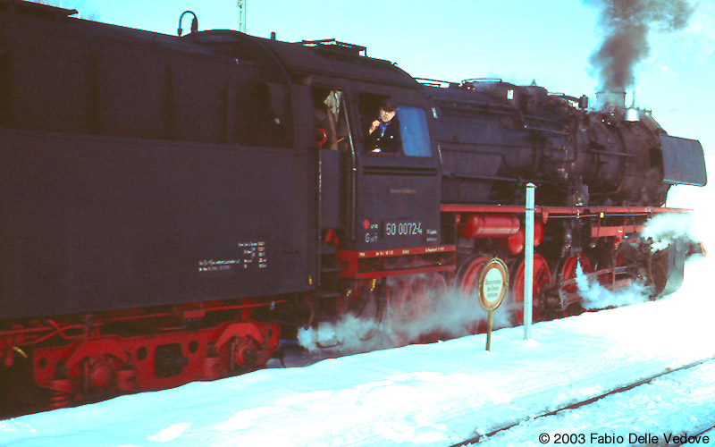 Vorbeifahrt der Schublok 50 0072 (Kempten, 15.02.2003).